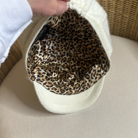 Adorable NWOT Angela & William Cream Color News Boy Hat & Matching Scarf - Picture 7 of 12